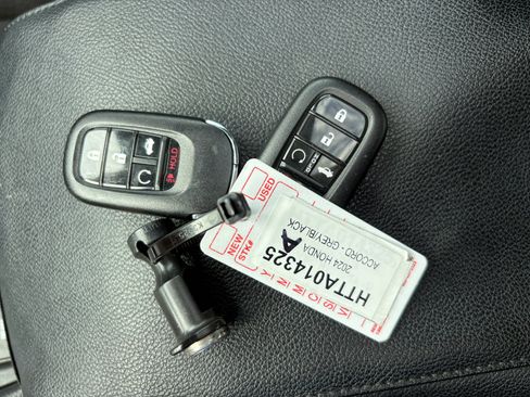 Certified 2024 Honda Accord EX image 31