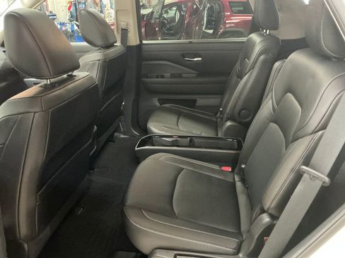 Used 2022 Nissan Pathfinder SL w/ SL Premium Package image 26