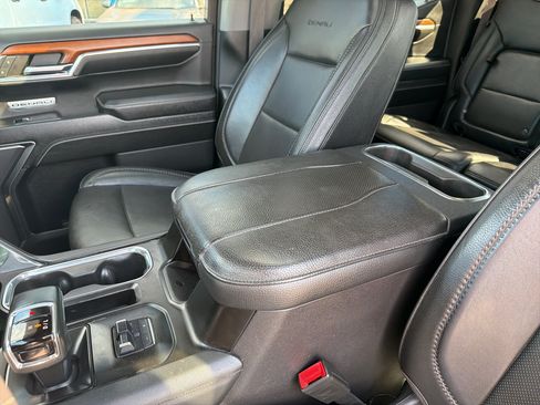 Used 2023 GMC Sierra 1500 Denali w/ Denali Reserve Package AWD/4WD image 34