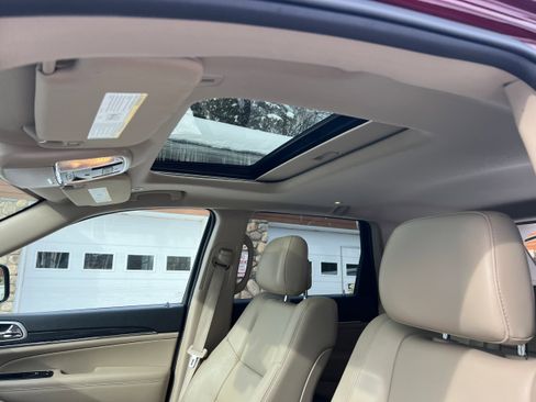 Used 2021 Jeep Grand Cherokee Limited image 22