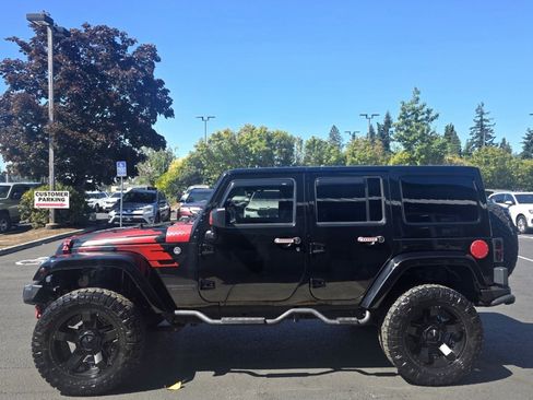 Used 2017 Jeep Wrangler Unlimited Sahara AWD/4WD image 1