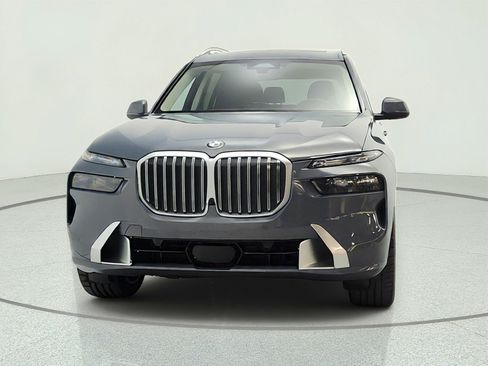 Used 2024 BMW X7 xDrive40i w/ Premium Package AWD/4WD image 2