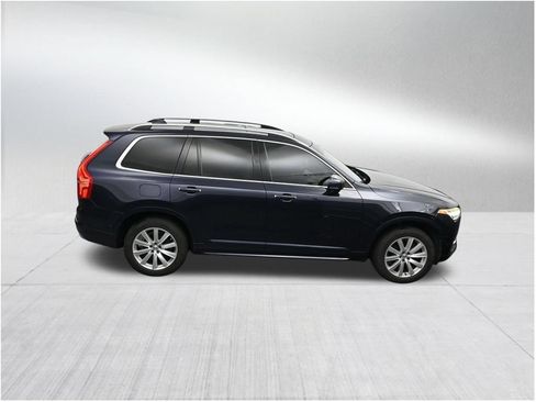 Used 2017 Volvo XC90 T6 Momentum w/ Vision Package AWD/4WD image 19