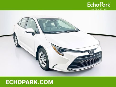 Used 2026 Toyota Corolla LE FWD image 1