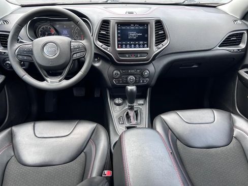 Used 2021 Jeep Cherokee Trailhawk image 8
