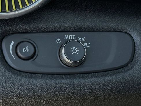 New 2026 Chevrolet Trax ACTIV w/ Sunroof Package image 21