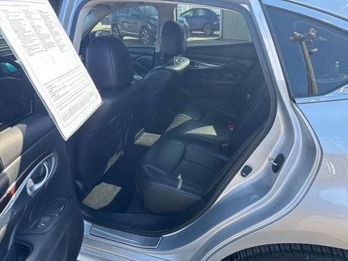 Used 2015 INFINITI Q70 3.7 image 11