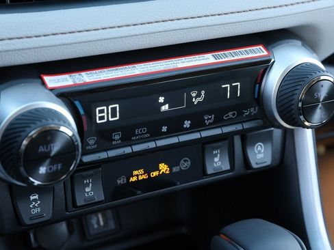 Certified 2025 Toyota RAV4 XLE Premium image 24