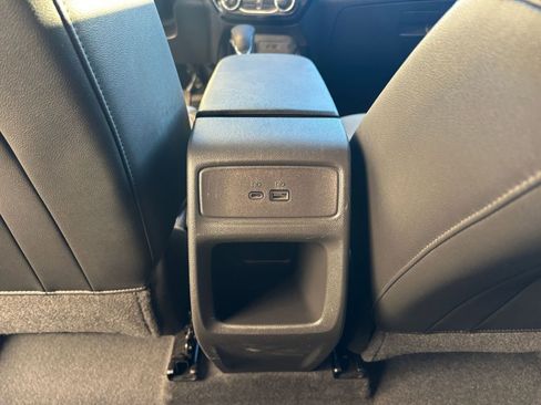 Used 2025 Chevrolet Trax LT image 24