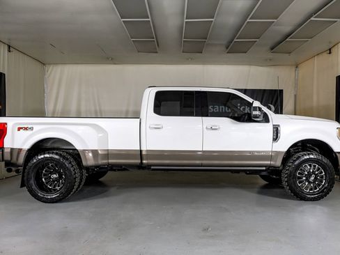 Used 2022 Ford F350 Lariat w/ Lariat Ultimate Package image 6