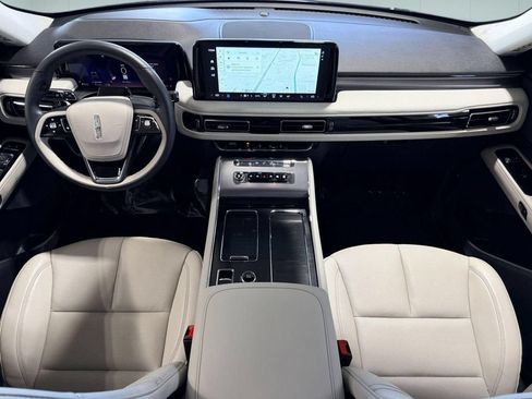 Certified 2026 Lincoln Aviator AWD image 29