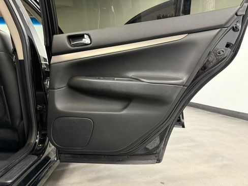 Used 2011 INFINITI G37 4dr x AWD w/ Premium Pkg image 30