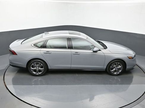 Used 2025 Honda Accord EX-L image 18