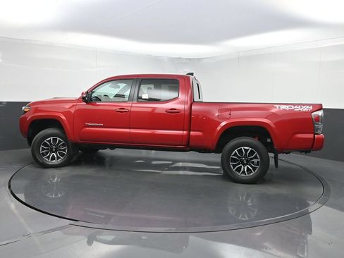 Used 2022 Toyota Tacoma TRD Sport w/ Technology Package AWD/4WD image 41