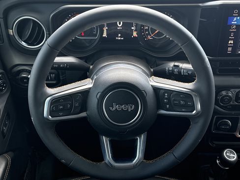 Used 2024 Jeep Wrangler Unlimited Sahara w/ Safety Group AWD/4WD image 17