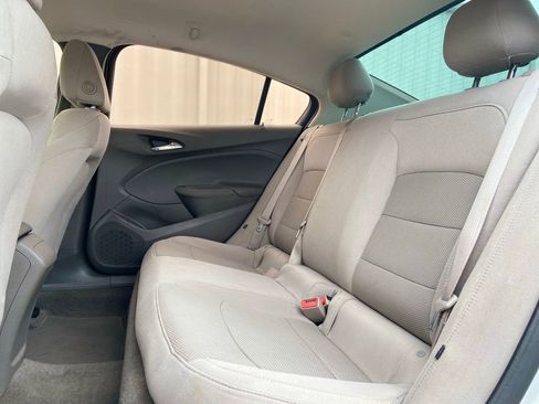 Used 2017 Chevrolet Cruze LS FWD image 21