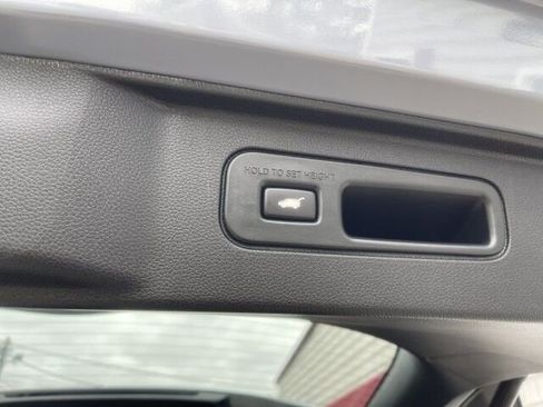 Used 2023 Honda Pilot Elite image 24