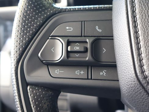 Used 2026 Toyota Tacoma SR5 AWD/4WD image 24