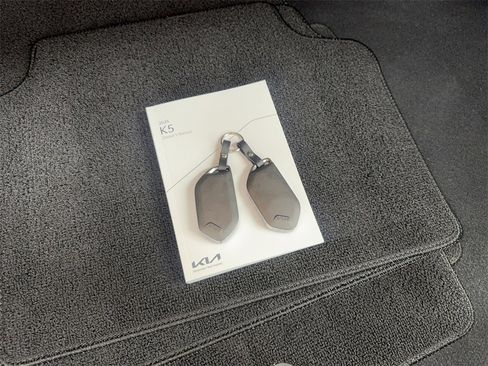 Used 2025 Kia K5 LXS image 81