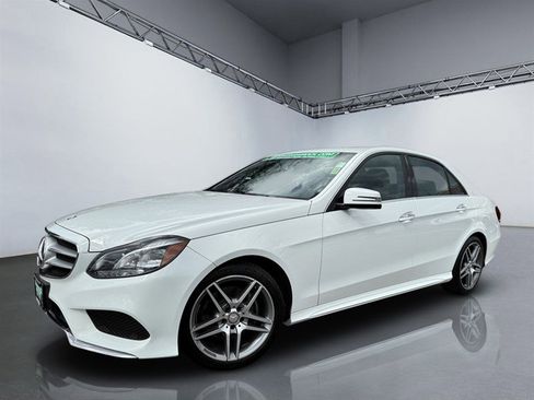 Used 2014 Mercedes-Benz E 350 4MATIC Sedan image 27