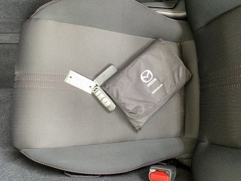 Used 2017 MAZDA MX-5 Miata Club image 9