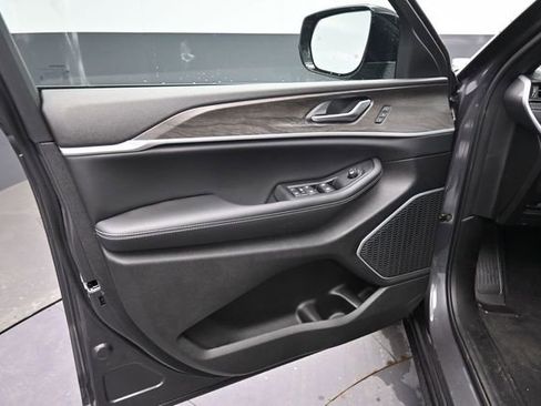 New 2026 Jeep Grand Cherokee L Limited AWD/4WD image 13