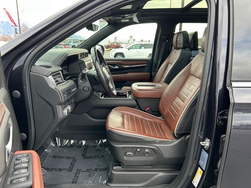Used 2023 GMC Yukon XL Denali Ultimate image 11