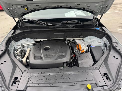 Certified 2024 Volvo XC90 T8 Plus w/ Protection Package Premier image 16