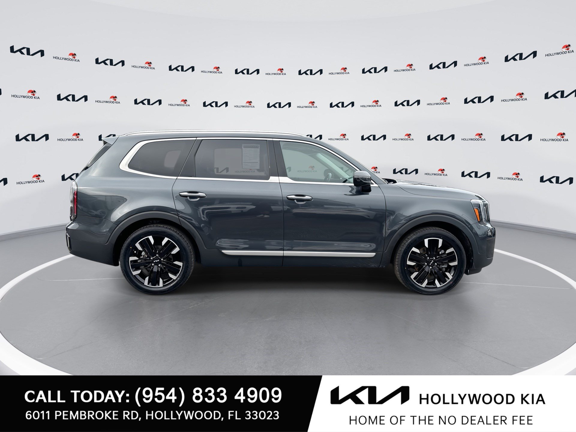 Certified 2024 Kia Telluride SX w/ Towing Package AWD/4WD image 9