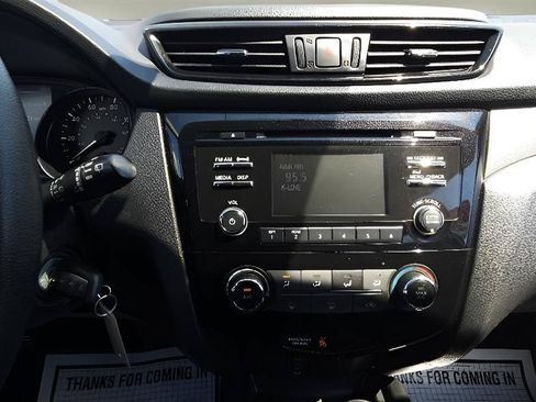 Used 2018 Nissan Rogue Sport S w/ S Appearance Package AWD/4WD image 17