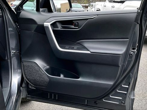Certified 2025 Toyota RAV4 LE image 23