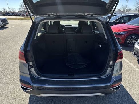 Used 2024 Volkswagen Taos SE w/ Panoramic Sunroof Package image 25