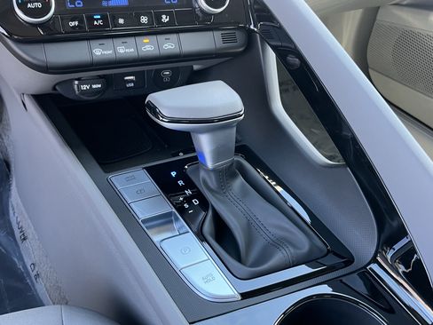 Certified 2025 Hyundai Elantra Hybrid FWD image 23