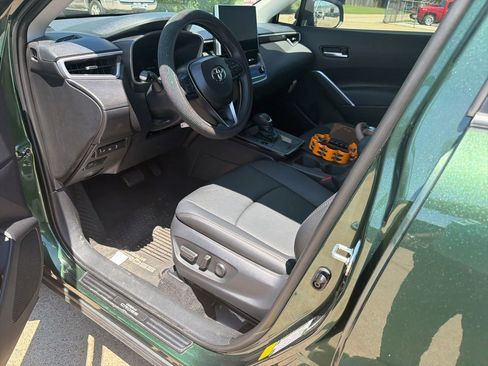 Used 2026 Toyota Corolla Cross XLE w/ Convenience Package FWD image 7