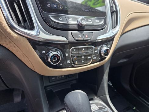Used 2023 Chevrolet Equinox Premier FWD image 27