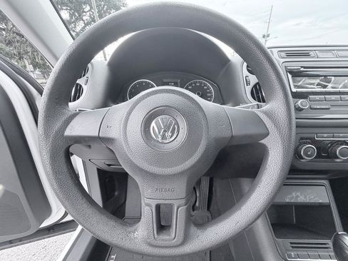 Used 2012 Volkswagen Tiguan S FWD image 16