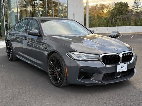 Certified 2022 BMW M5 w/ Executive Package image 3