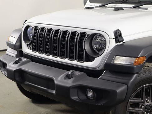 Used 2024 Jeep Wrangler Unlimited Sport AWD/4WD image 41