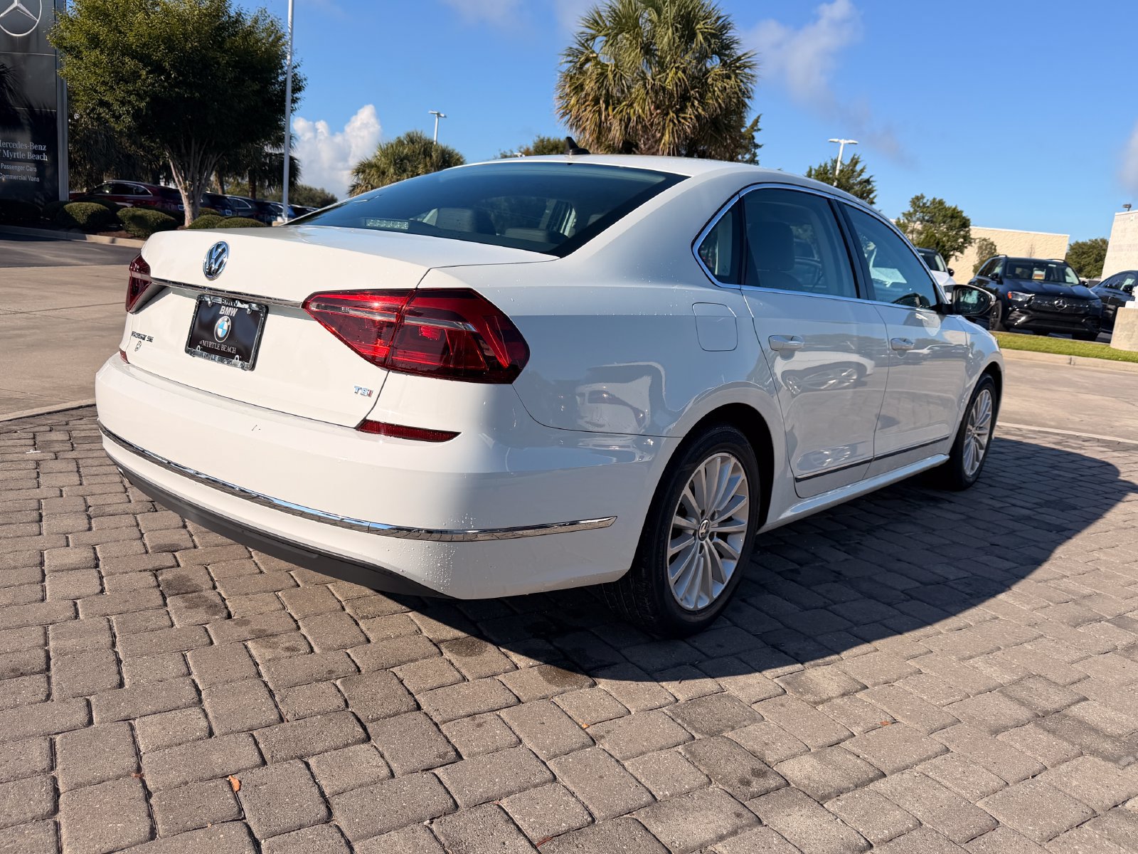 Used 2017 Volkswagen Passat 1.8T SE FWD image 8