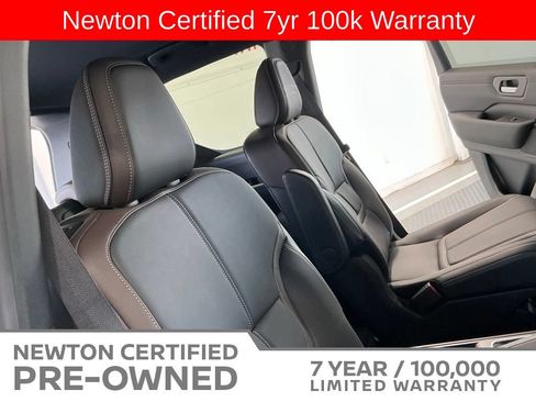 Used 2025 Nissan Armada SL w/ Captain's Chari Seat Package RWD image 26