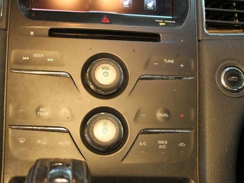 Used 2014 Ford Taurus SEL w/ Equipment Group 201A image 25