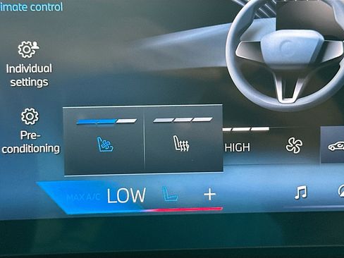 Certified 2024 BMW X5 M60i AWD/4WD image 21