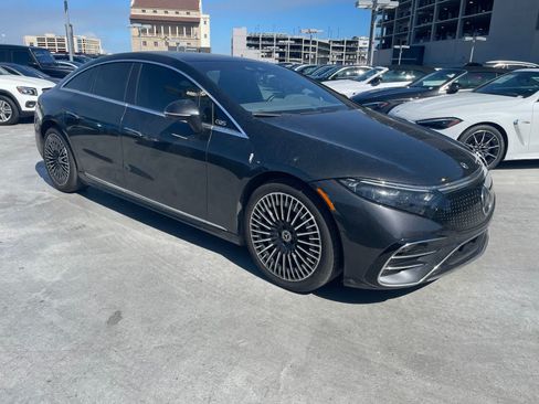 Used 2023 Mercedes-Benz EQS 580 4MATIC Sedan image 2
