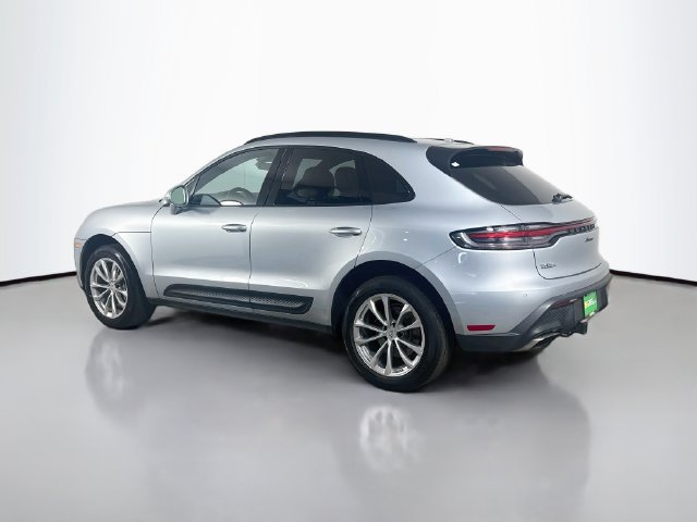 Used 2023 Porsche Macan w/ Premium Package Plus AWD/4WD image 7