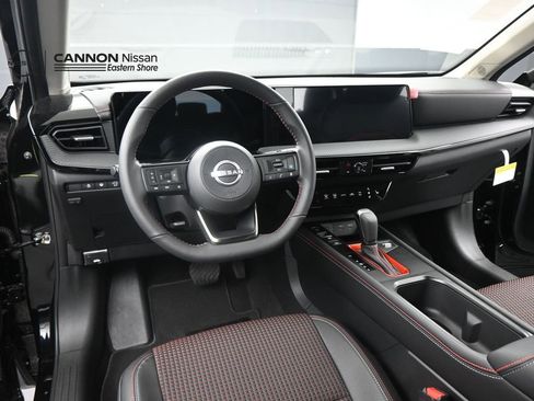 New 2026 Nissan Kicks SR w/ SR Premium Package FWD image 15