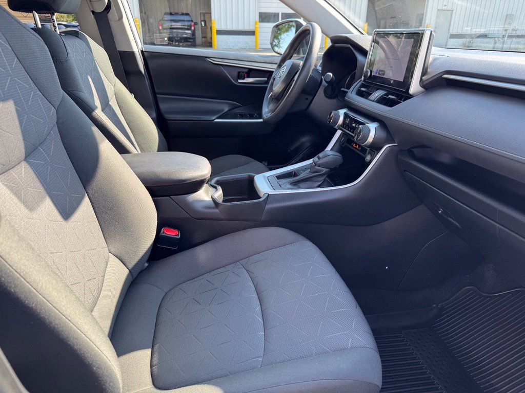 Used 2023 Toyota RAV4 XLE FWD image 30