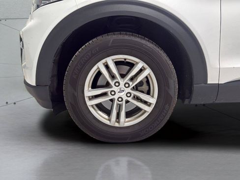 Used 2023 Ford Explorer XLT AWD/4WD image 28