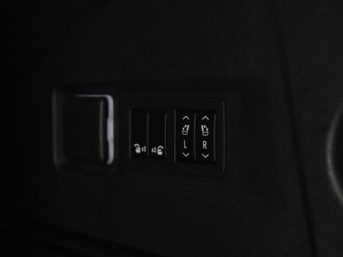Used 2022 GMC Yukon Denali AWD/4WD image 20