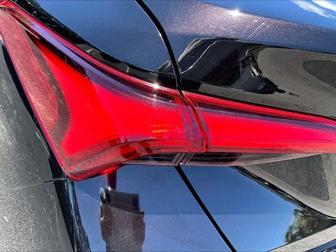Used 2019 Toyota Avalon XLE w/ Moonroof Package FWD image 29