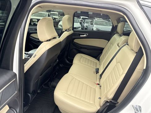 Used 2024 Ford Edge SEL w/ Convenience Package image 17